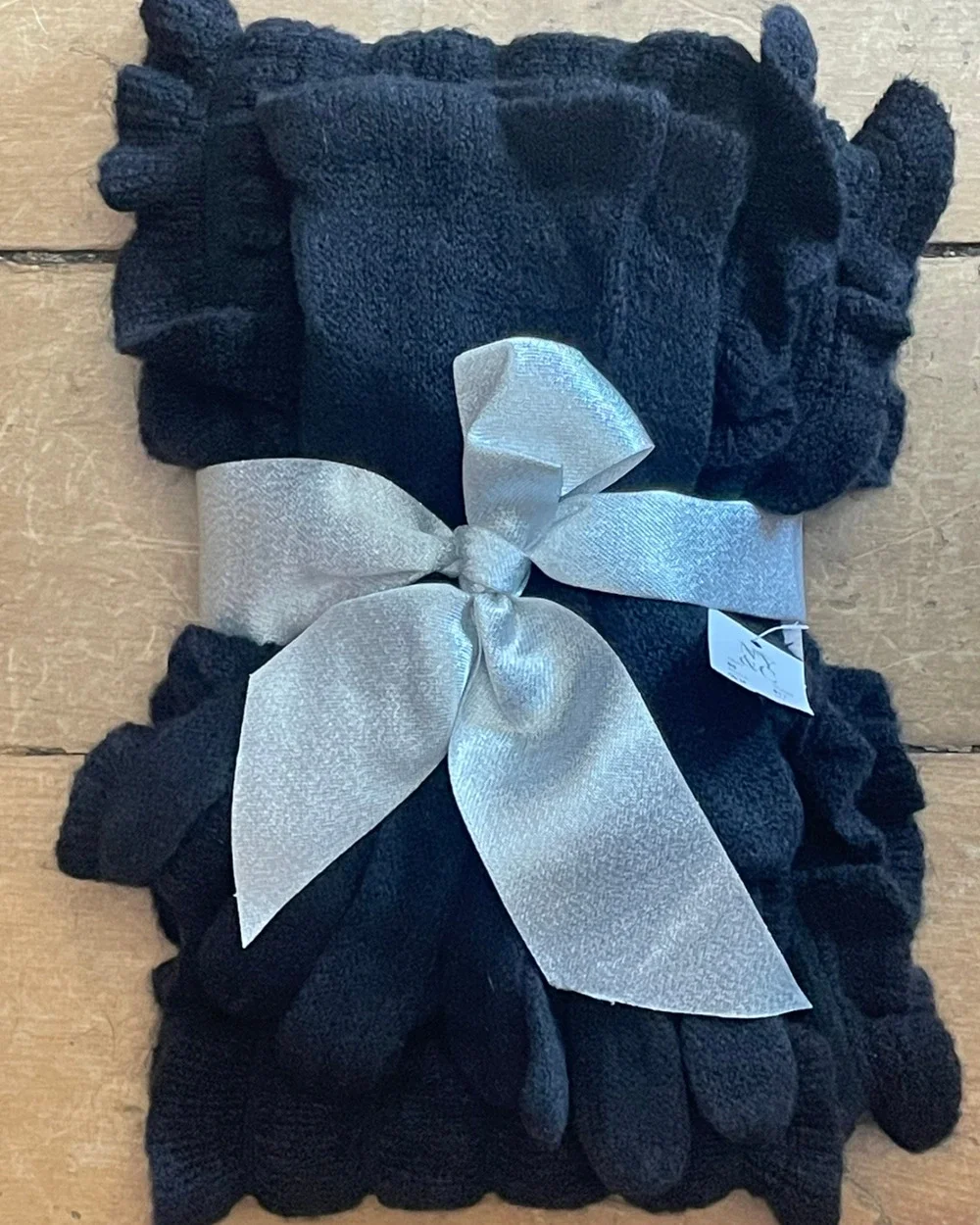 NY & Co 2 Item Gift Set Knit Gloves & Ruffled Scarf Black Acrylic Blend New